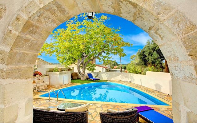 Вилла Grape Heated Pool