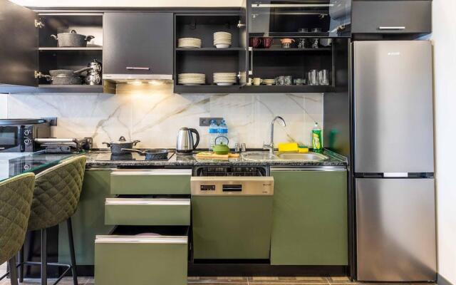 Отель BayMari Suites City Life