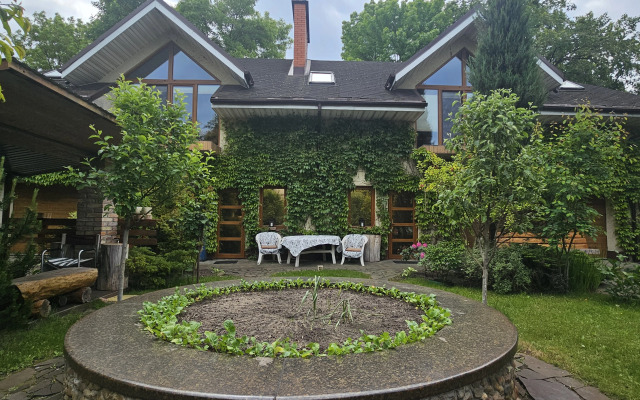 V tsentre Uyutny spa Guest house