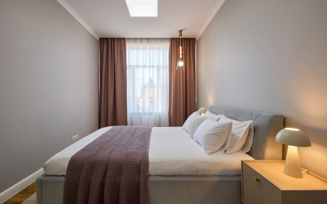 Yevrouyut Prostornye Trekhkomnatnye Nedaleko Ot Tsentra Apartments