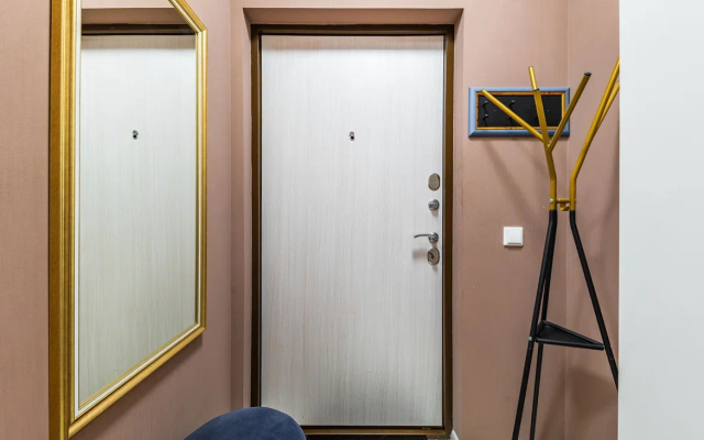 Kvartira Stilnaya Studiya U Ligovskogo Prospekta Flat