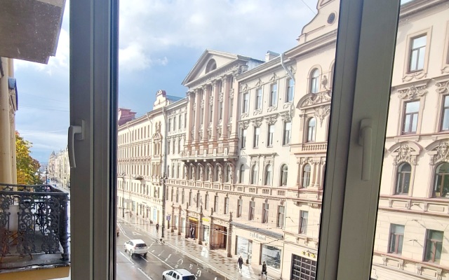 Апартаменты на Большом 13 Эркер