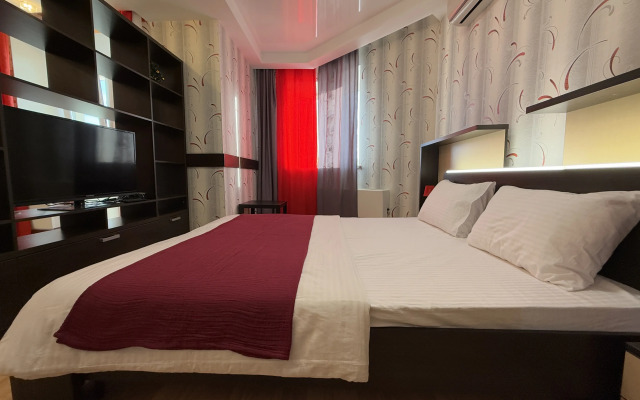 Tut Khorosho Na Surikova 53a 3 Flat