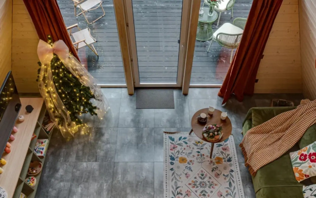 Частный дом Увеличенный А-фрейм Сад с баней и чаном