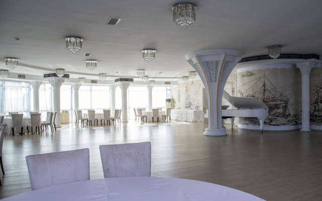 Yacht Club Hotel Blue Sail