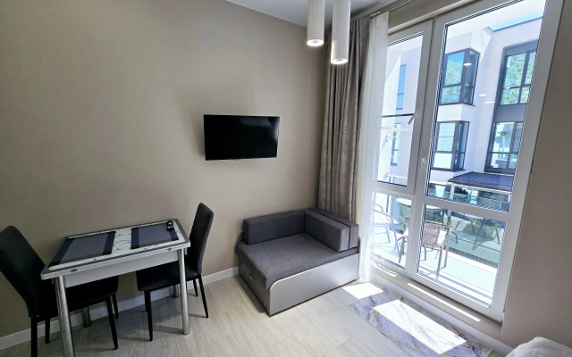 S Basseynom V Zhk Nevada Apartments