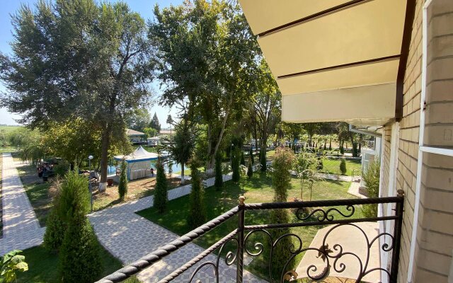 Курортный отель Usmon Ota