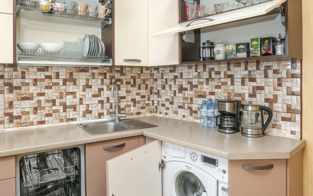 Zhivi Legko Na YUriya Gagarina Flat