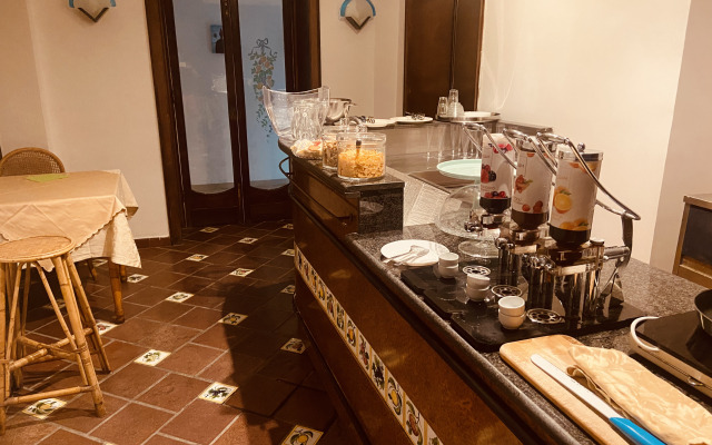 Up Hotel