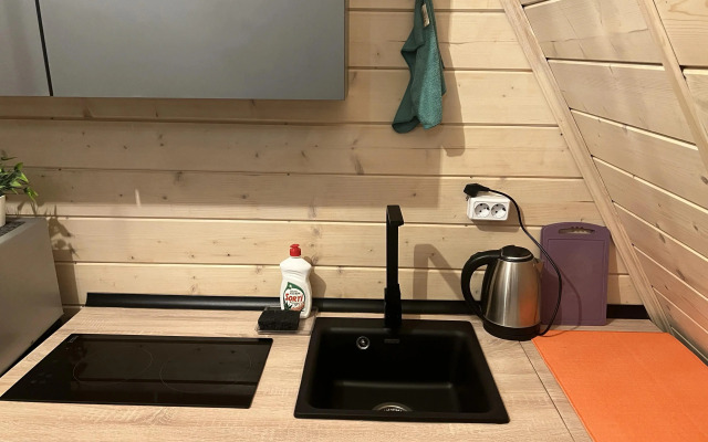 Частный дом Уютный у Реки с Чаном в Современном Стиле