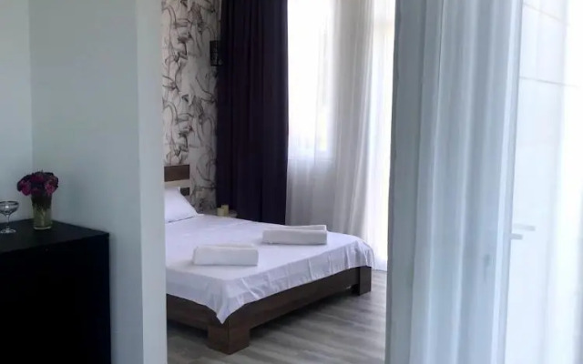 Wonderland Hotel