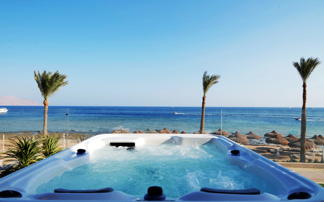 Sunrise Remal Beach Resort