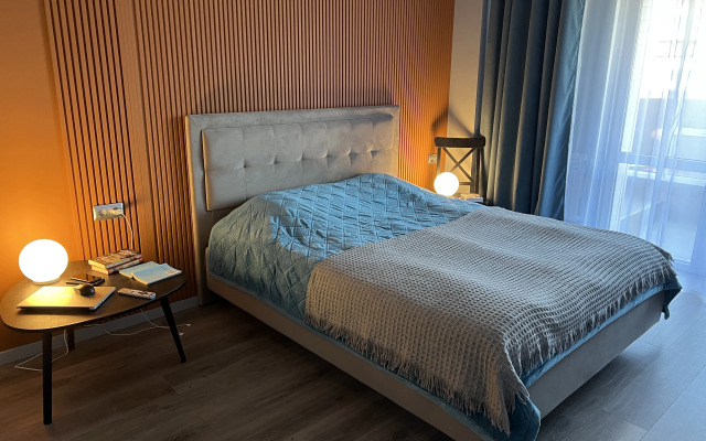 Na Ploschadi Pobedy Apartment