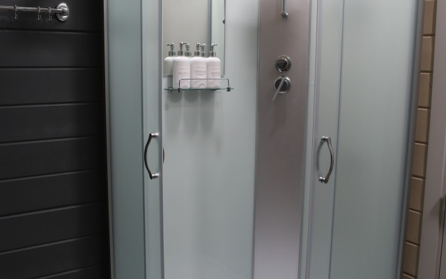 Частный дом Двухэтажный барнхаус с видом на горы