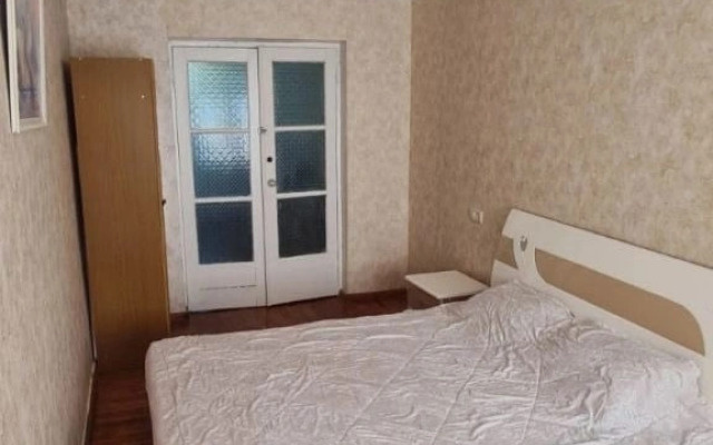 2kh Mestnaya Kvartira v Gagre Flat
