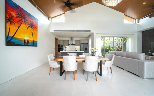 Luxury villa Bangtao with a Tropical Garden Villa
