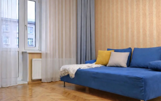 Квартира Типанова 16