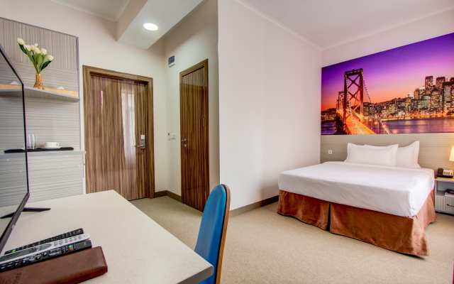 Bridges Hotel