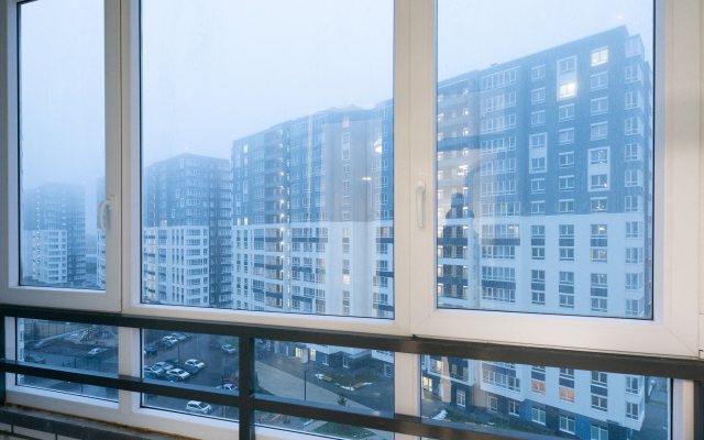 Lyuks Akvamarin s Dizaynerskim Remontom, Dlya Bolshoy Semi Apartments