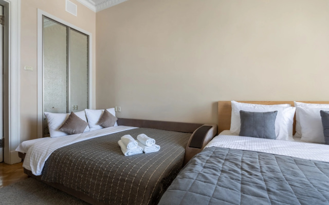 Apartments Uluchshennye S Balkonom I Vidom Na Gorod