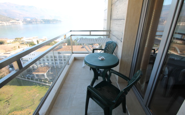 Lux Fontana Sea View Apartments