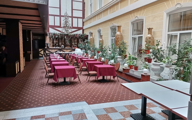 Ufa-Astoriya Hotel