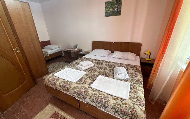 Barkhatny Sezon Guest House