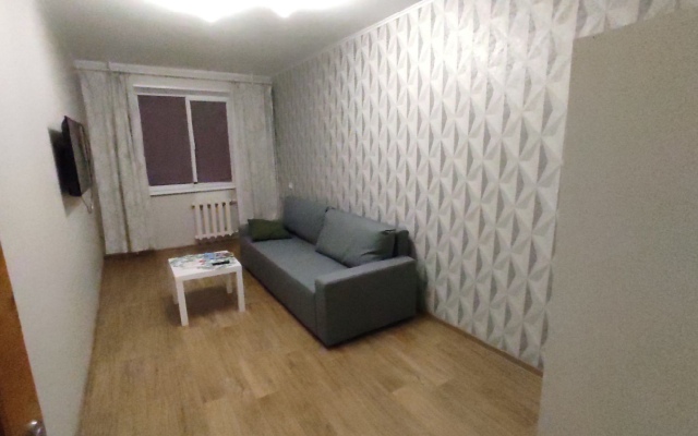 Квартира Двухкомнатная 50 лет Октября 33