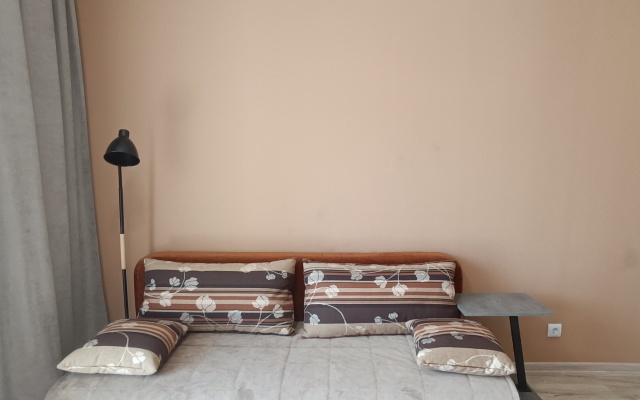 V Novom Dome Flat