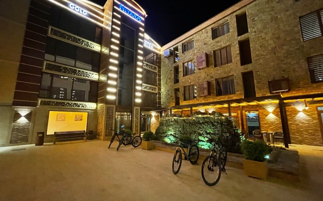 Gold Niyara Hotel