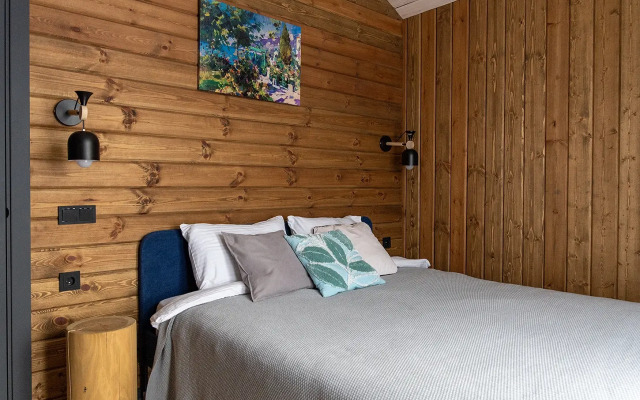 Zeleny Lug Private house