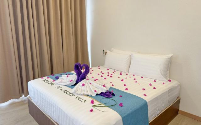 Lagoon Thoddoo Villa