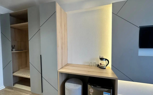 Na Ulitse 8 Marta 10 Apartment