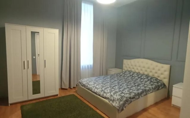 V Vyderzhannom Klassicheskom Stile Flat