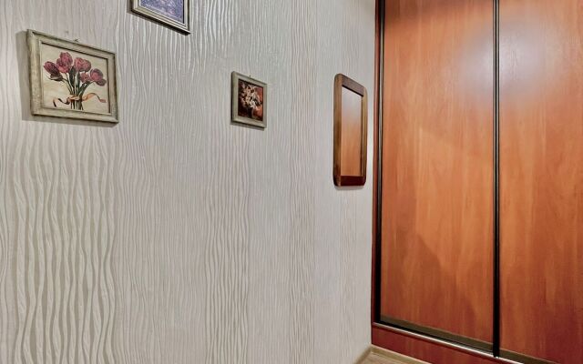 Vozle Ploschadi Pobedy Odnushechka V Tsentre  Apartments