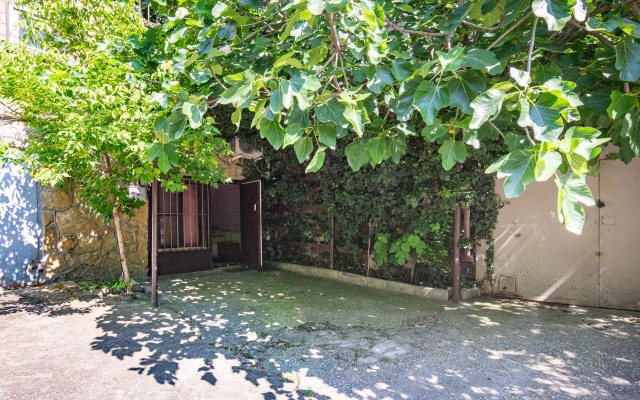 Na Leselidze 10b Guest House