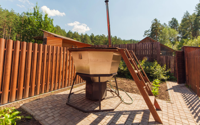 U Dachnyij Guest House