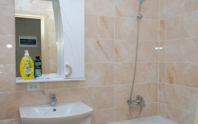 Bukhar Zhirau 44 V Serdtse Goroda Flat