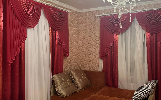 S Basseynom, Saunoy  i Kaminom Private House