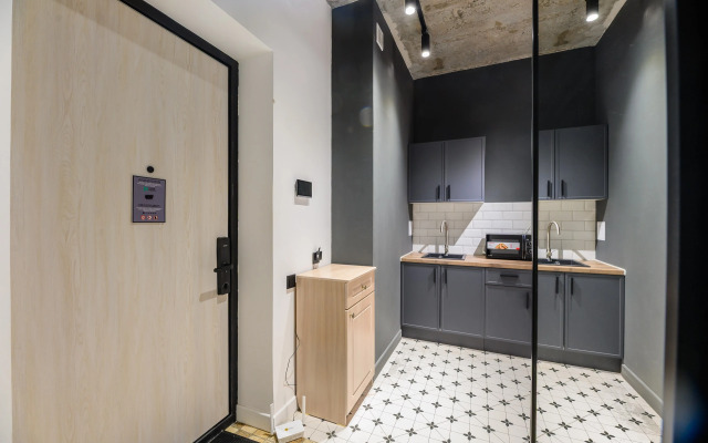 Ryadom s Arbatom i Megoy Flat
