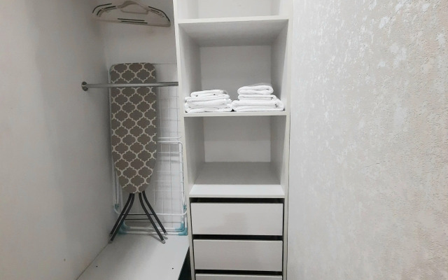 Dvukhkomnatnaya u metro Flat