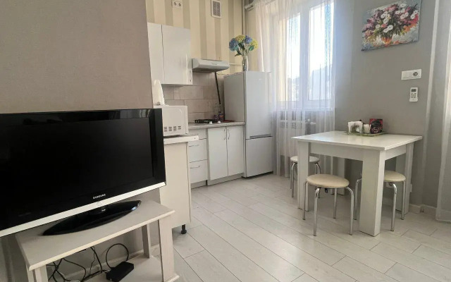 Vozle Tsuma, Metro Ploschad Kolasa Apartments