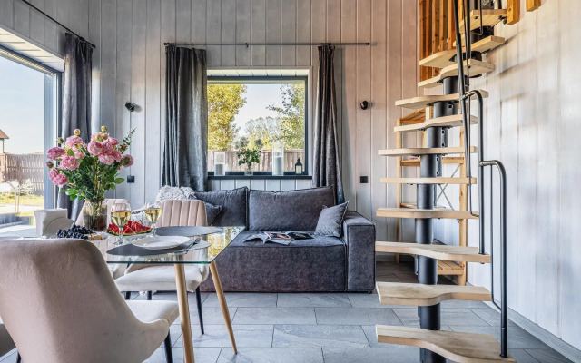 Частный  Дом с баней в поселке бизнес-класса