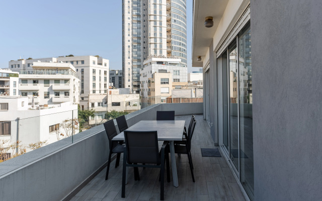 Blueground at Nahalat Bynamin ID47 Apartments