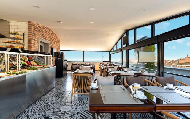 Отель Interstar