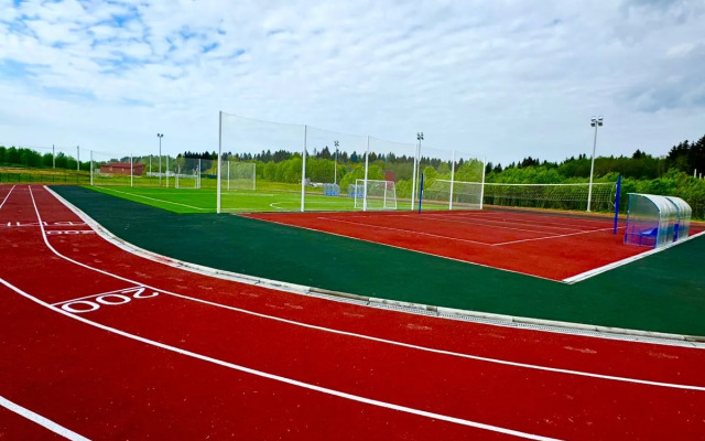 Частный дом у леса