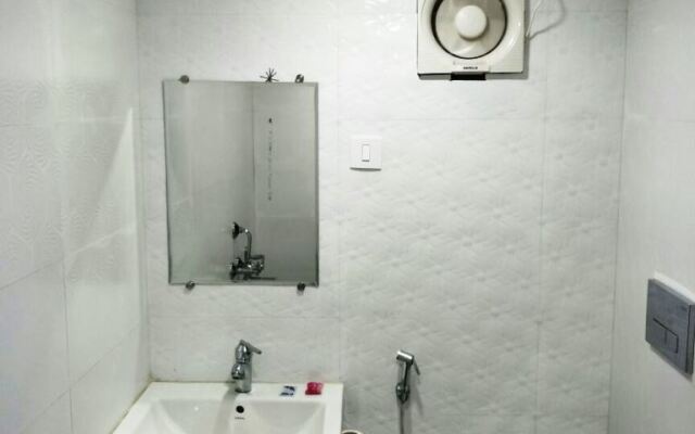 Hotel Mandakini Lush