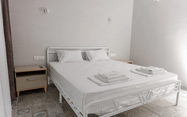 Pervy Etazh Novy Blok Flat