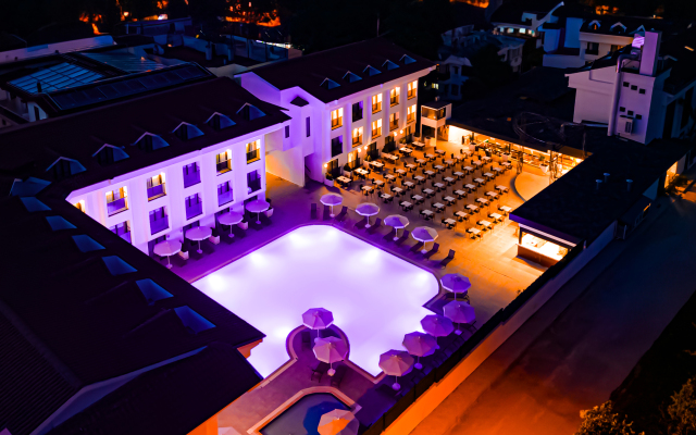 Saint Star Kemer - Adult Only +16