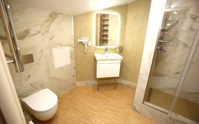 Dlya 8mi Gostey Nevsky 5 Apartment